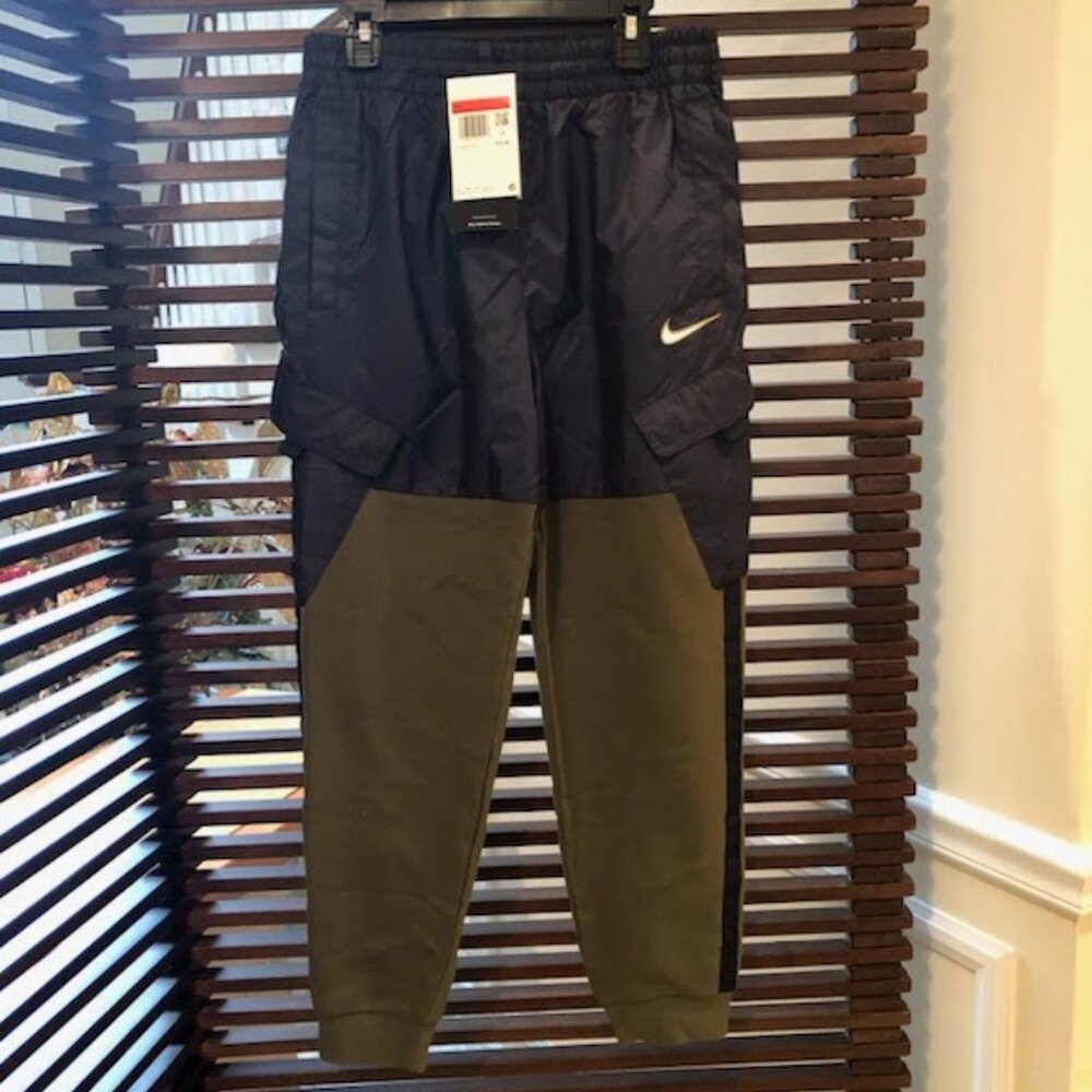 $72 NEW Nike Pants NWT Size L